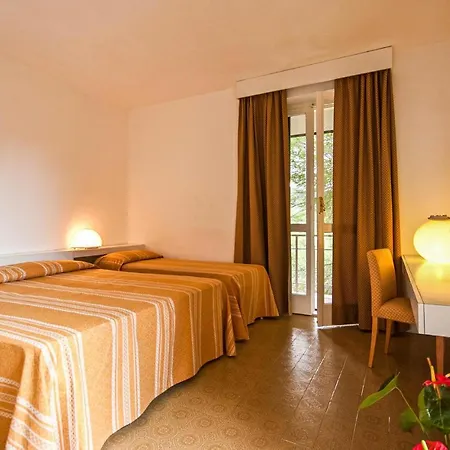 Stunning In Li With 1 Bedrooms Apartament *